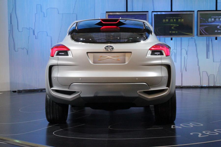  FAW X Concept SUV 2011 года  (фото 16 из 38)